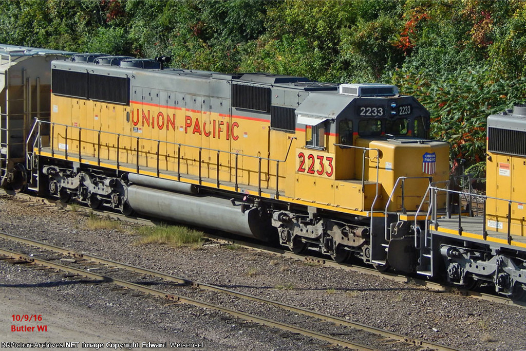 Sd62 has a modified control stand and 2nd speedometer on the cab rear wall